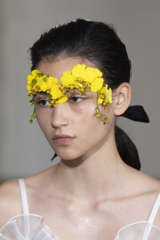 اسبوع الموضة في باريس 2019 مجموعة الالبسة الراقية من جيامباتيستا فالي لربيع وصيف 2020