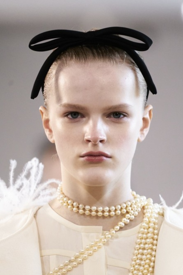 عرض ازياء جيامباتيستا فالي خلال اسبوع الموضة في باريس