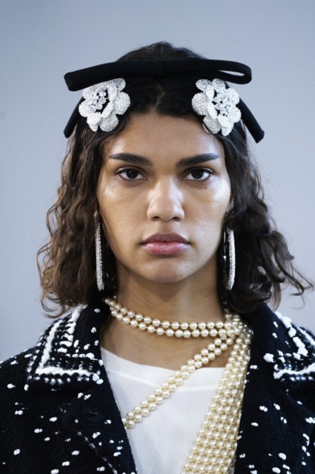 عرض ازياء جيامباتيستا فالي خلال اسبوع الموضة في باريس