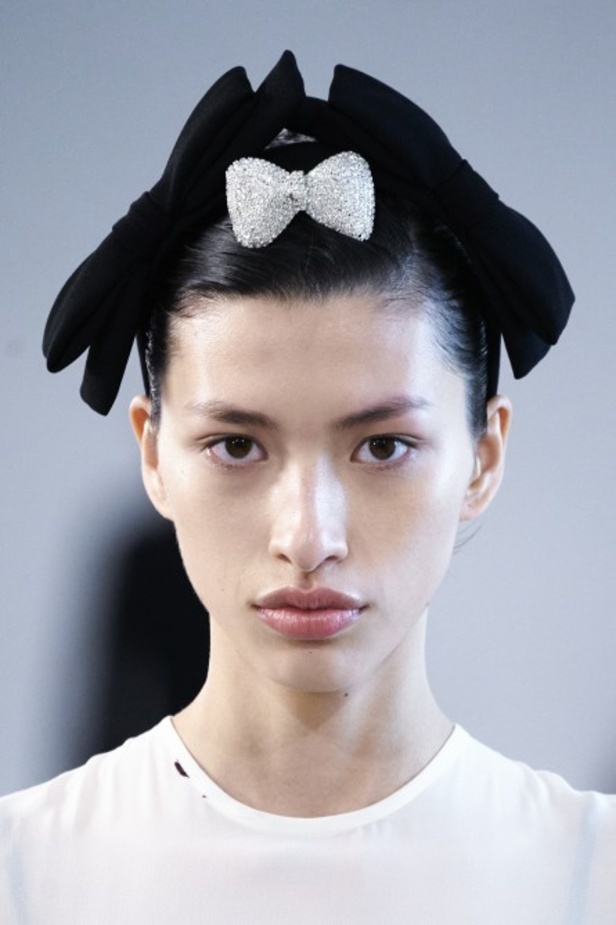 عرض ازياء جيامباتيستا فالي خلال اسبوع الموضة في باريس