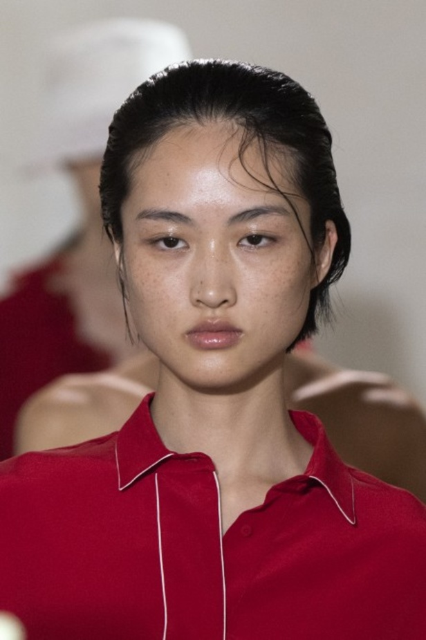 اسبوع الموضة في باريس 2019 مجموعة الالبسة الراقية من جيامباتيستا فالي لربيع وصيف 2020