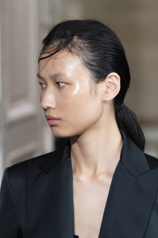 اسبوع الموضة في باريس 2019 مجموعة الالبسة الراقية من جيامباتيستا فالي لربيع وصيف 2020