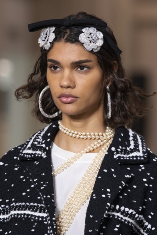 عرض ازياء جيامباتيستا فالي خلال اسبوع الموضة في باريس