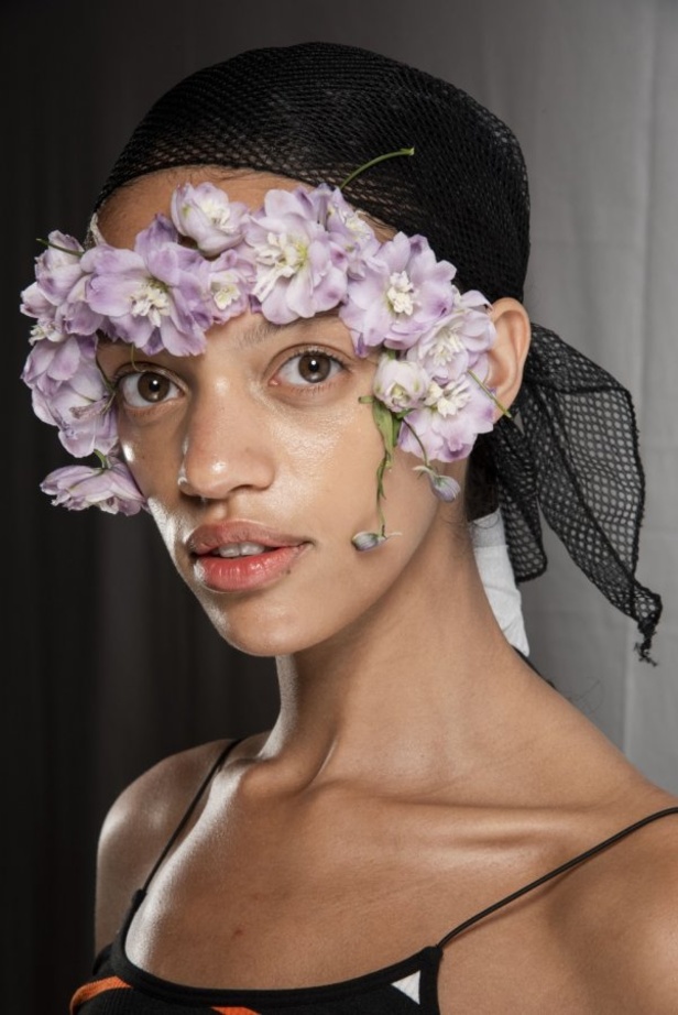 اسبوع الموضة في باريس 2019 مجموعة الالبسة الراقية من جيامباتيستا فالي لربيع وصيف 2020