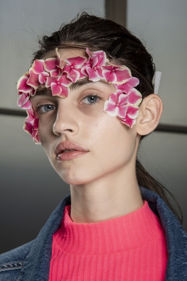 اسبوع الموضة في باريس 2019 مجموعة الالبسة الراقية من جيامباتيستا فالي لربيع وصيف 2020