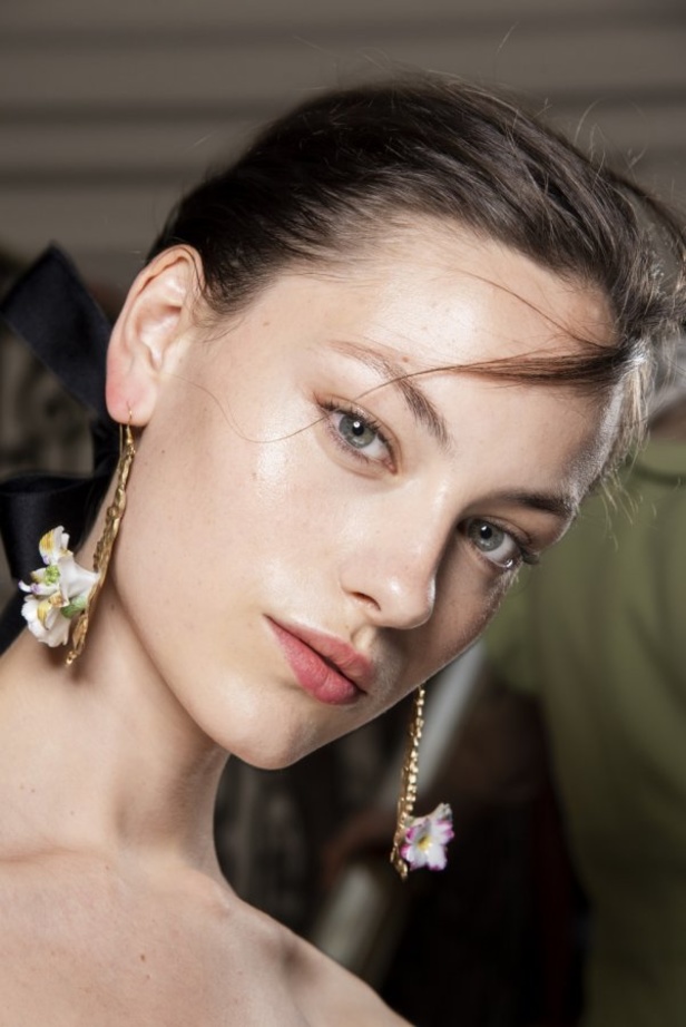 اسبوع الموضة في باريس 2019 مجموعة الالبسة الراقية من جيامباتيستا فالي لربيع وصيف 2020