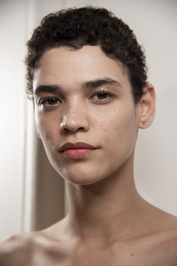 اسبوع الموضة في باريس 2019 مجموعة الالبسة الراقية من جيامباتيستا فالي لربيع وصيف 2020