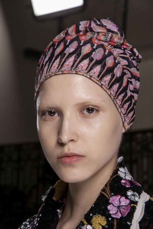 اسبوع الموضة في باريس 2019 مجموعة الالبسة الراقية من جيامباتيستا فالي لربيع وصيف 2020