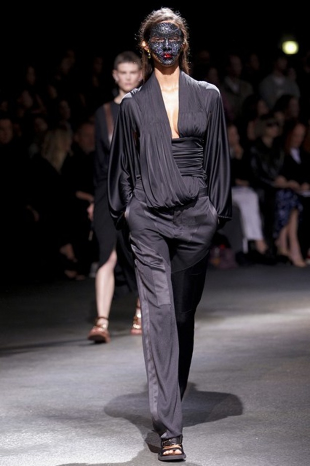 Givenchy: عندما تلتقي اسيا وافريقيا...