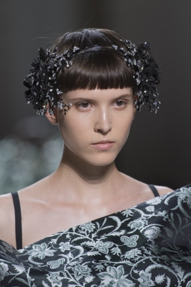 مجموعة جيفنشي كوتور 2019: تفاصيل دراماتيكية وغموض خيالي ساحر