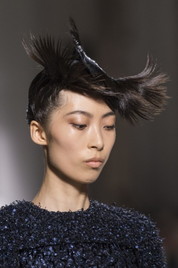 مجموعة جيفنشي كوتور 2019: تفاصيل دراماتيكية وغموض خيالي ساحر