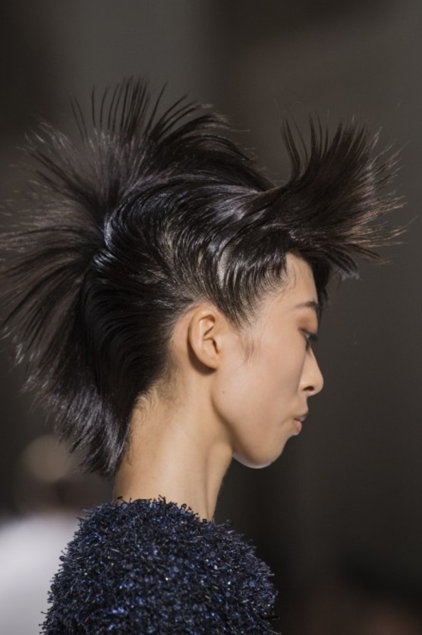 مجموعة جيفنشي كوتور 2019: تفاصيل دراماتيكية وغموض خيالي ساحر