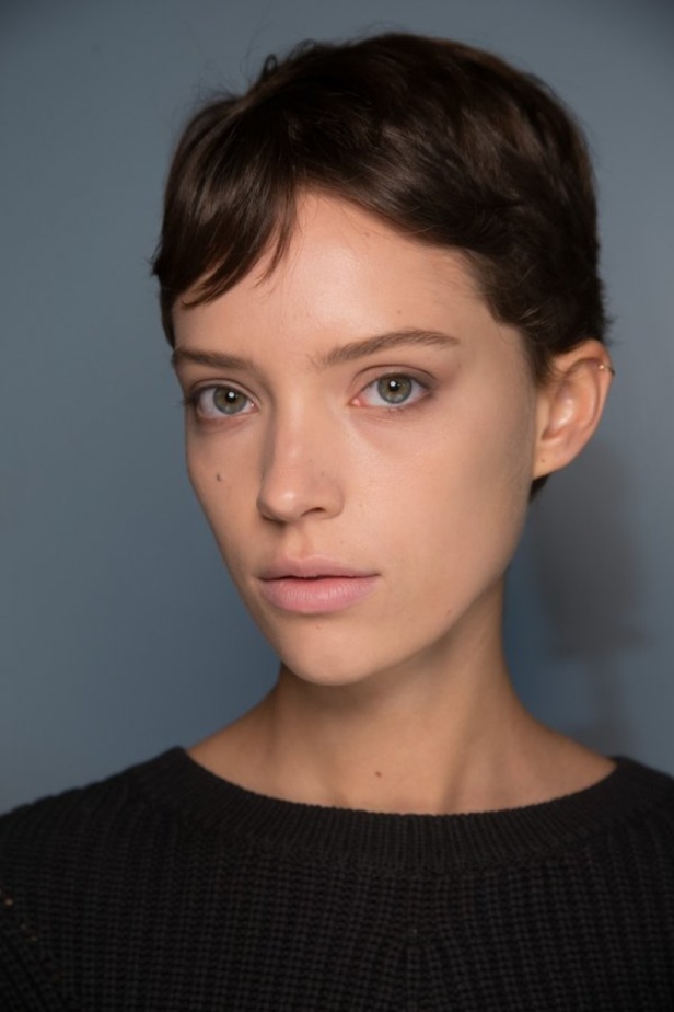 الكلاسيكية في مجموعة Givenchy لربيع وصيف 2018 في باريس