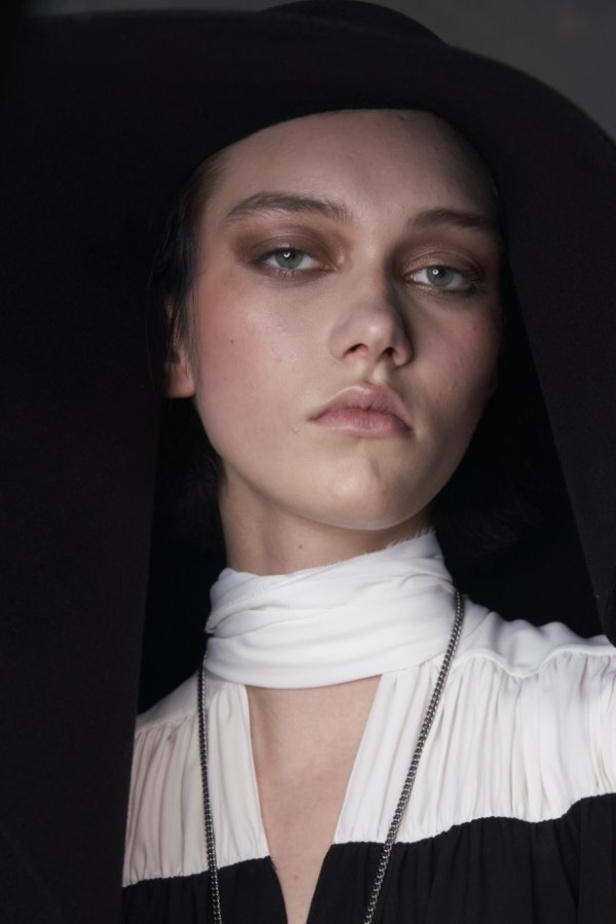 مجموعة جيفنشي للأزياء الراقية لخريف وشتاء 2021