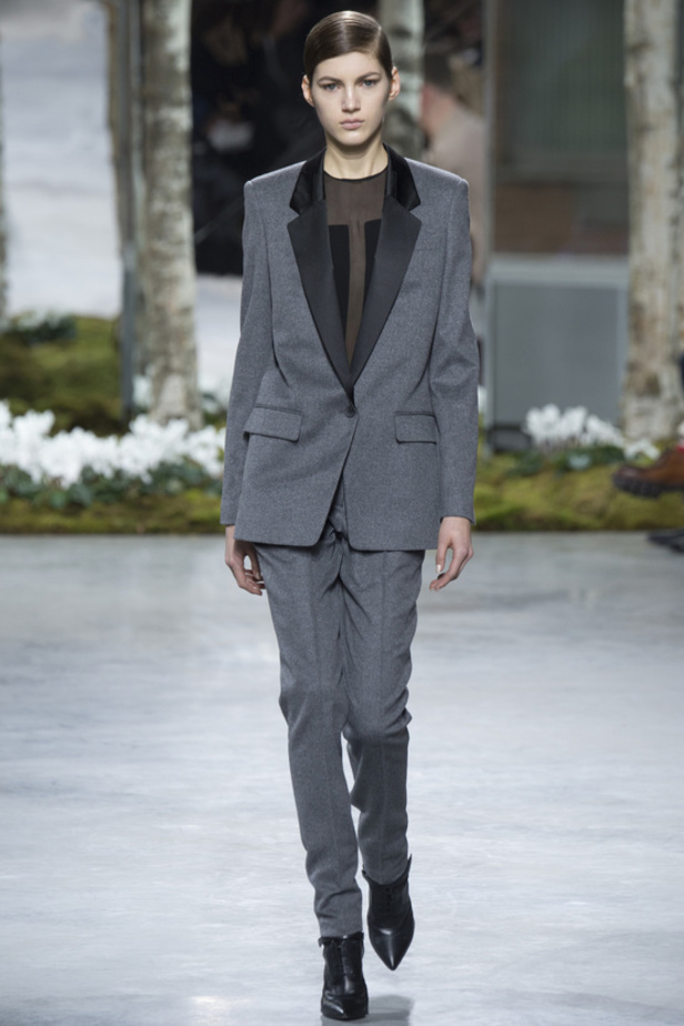 Hugo Boss: عالم كلاسيكي أنيق