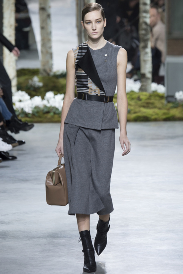 Hugo Boss: عالم كلاسيكي أنيق