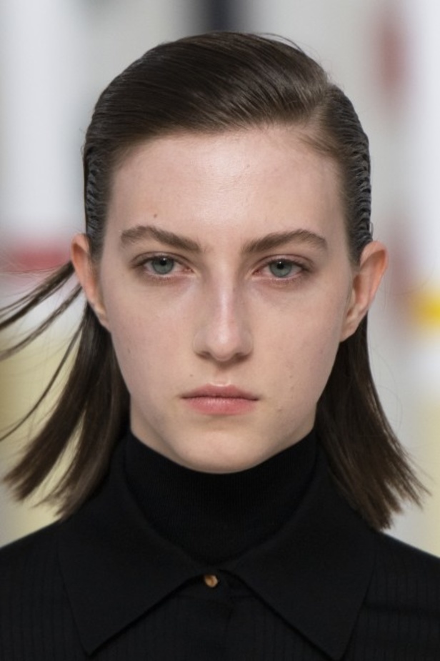 عرض أزياء Hermes لخريف وشتاء 2020-2021 خلال اسبوع الموضة في باريس