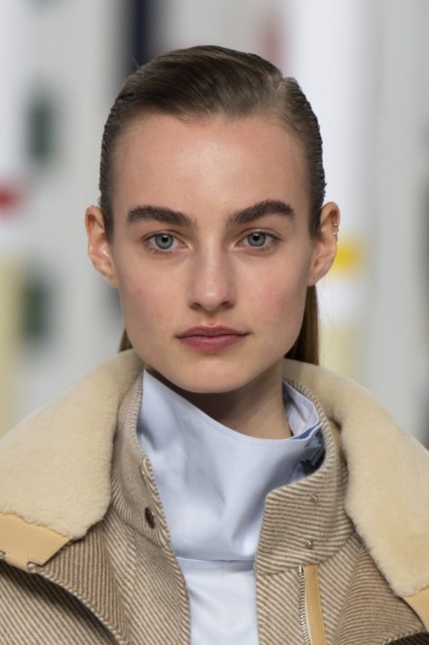 عرض أزياء Hermes لخريف وشتاء 2020-2021 خلال اسبوع الموضة في باريس