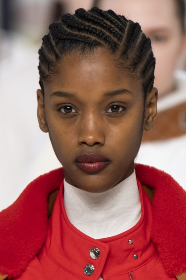 عرض أزياء Hermes لخريف وشتاء 2020-2021 خلال اسبوع الموضة في باريس