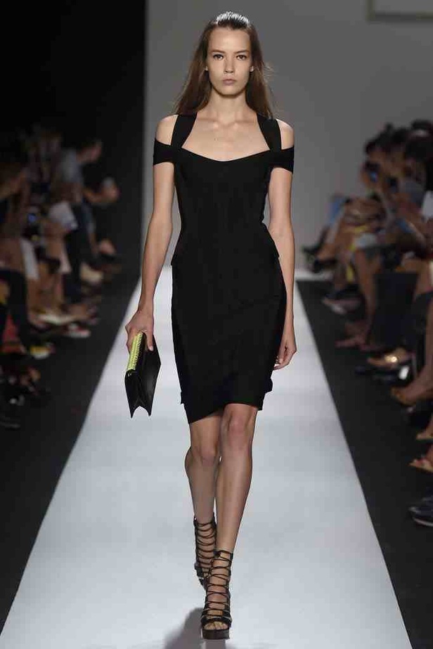 ربيع HERVE LEGER: أناقة مثيرة وحازمة