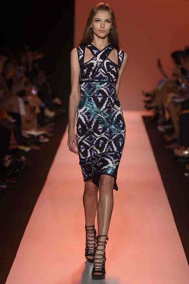 ربيع HERVE LEGER: أناقة مثيرة وحازمة