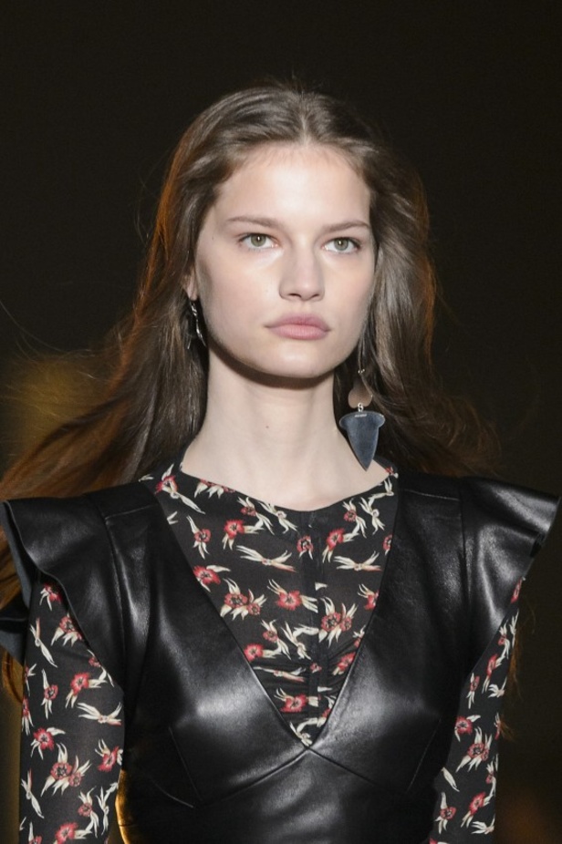 عرض أزياء إيزابيل ماران لخريف وشتاء 2017