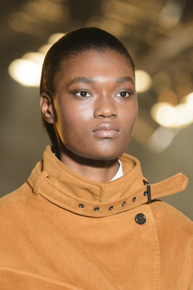 عرض أزياء إيزابيل ماران لخريف وشتاء 2017