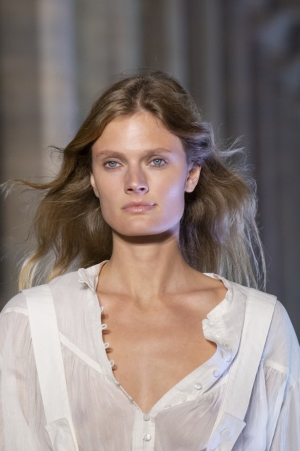 عرض أزياء ايزابيل ماران ISABEL MARANT لربيع وصيف 2021 خلال أسبوع الموضة في باريس