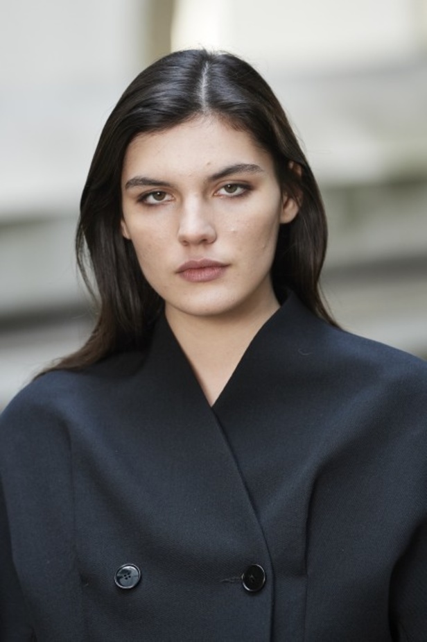 عرض أزياء دار Isabel Marant لخريف وشتاء 2021-2022