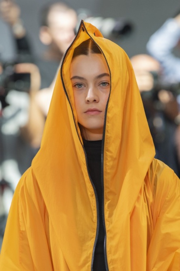 عرض مجموعة Issey Miyake ربيع وصيف 2020 