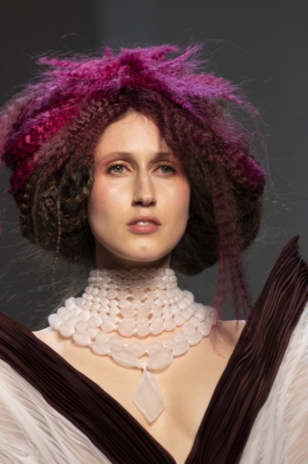 مجموعة الألبسة الراقية من جان بول غوتييه لربيع 2019