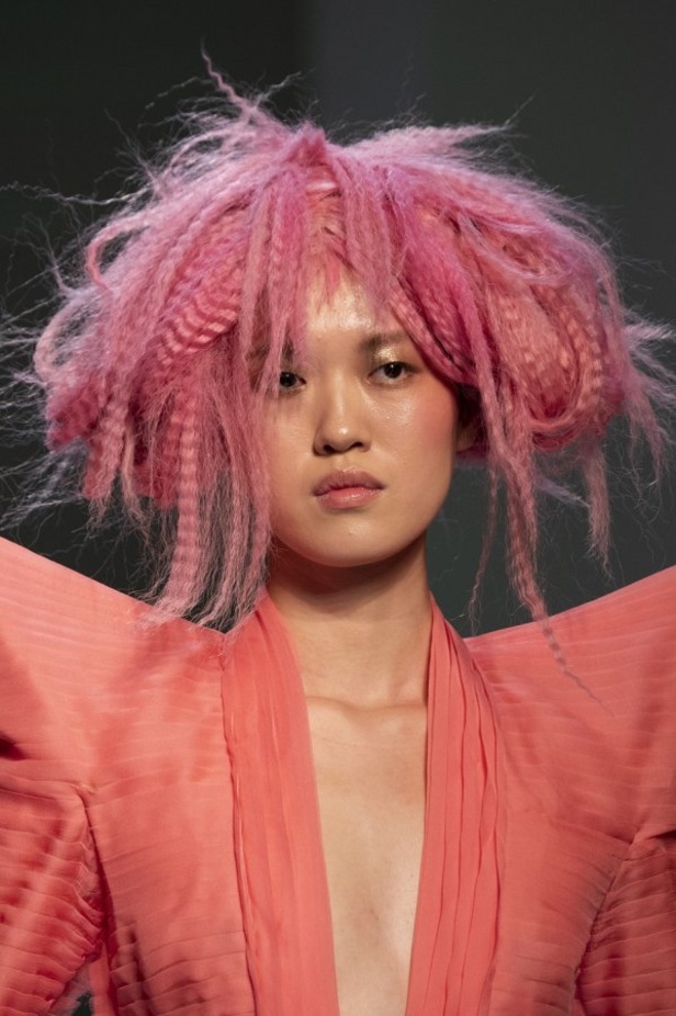 مجموعة الألبسة الراقية من جان بول غوتييه لربيع 2019