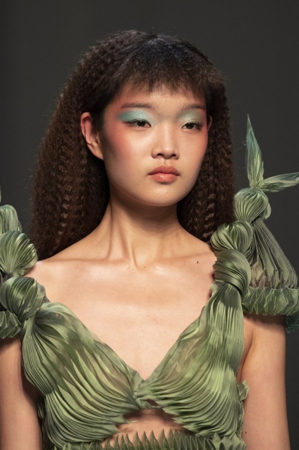 مجموعة الألبسة الراقية من جان بول غوتييه لربيع 2019