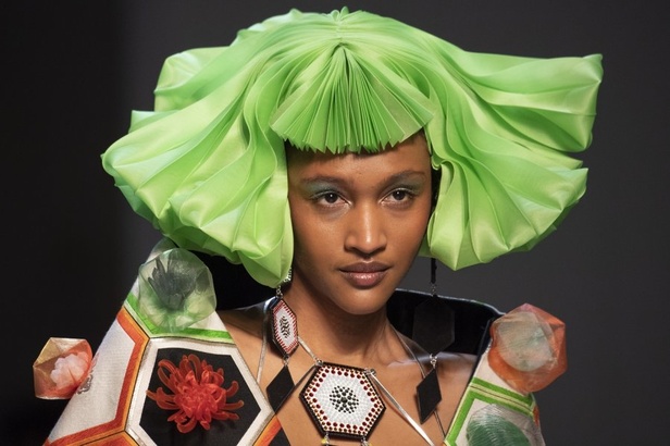 مجموعة الألبسة الراقية من جان بول غوتييه لربيع 2019