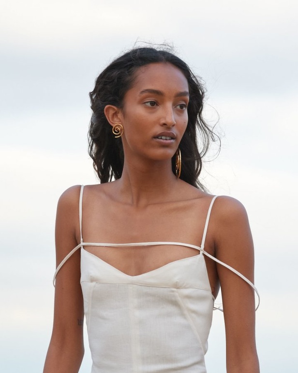 صور عرض ازياء  Jacquemus مجموعة ربيع وصيف 2021