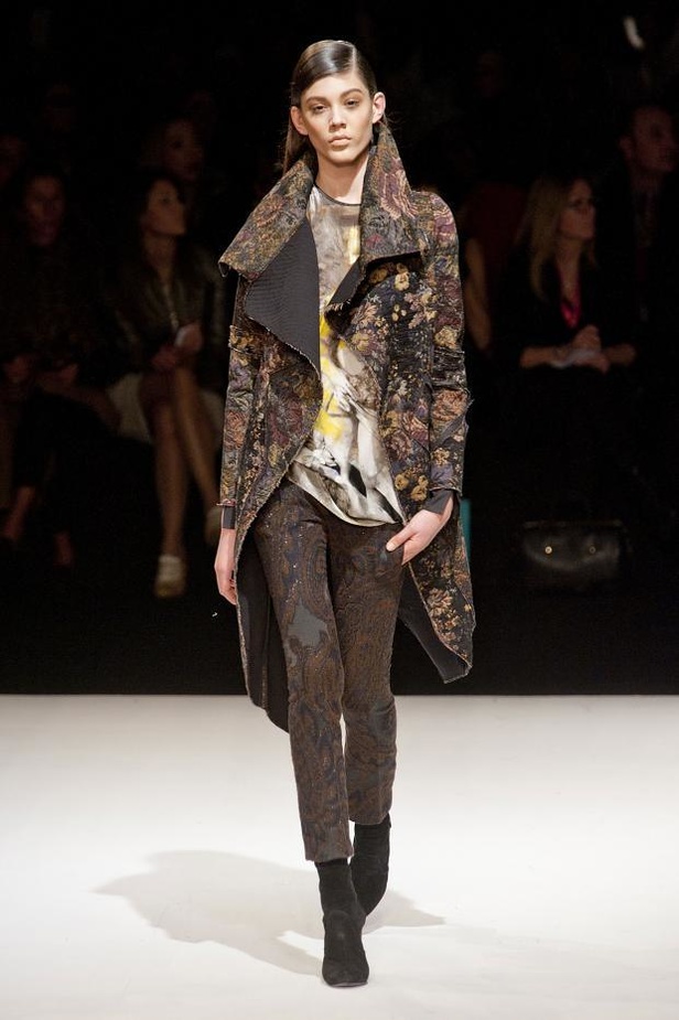 Just Cavalli: إنفجار الألوان والحياة النابضة