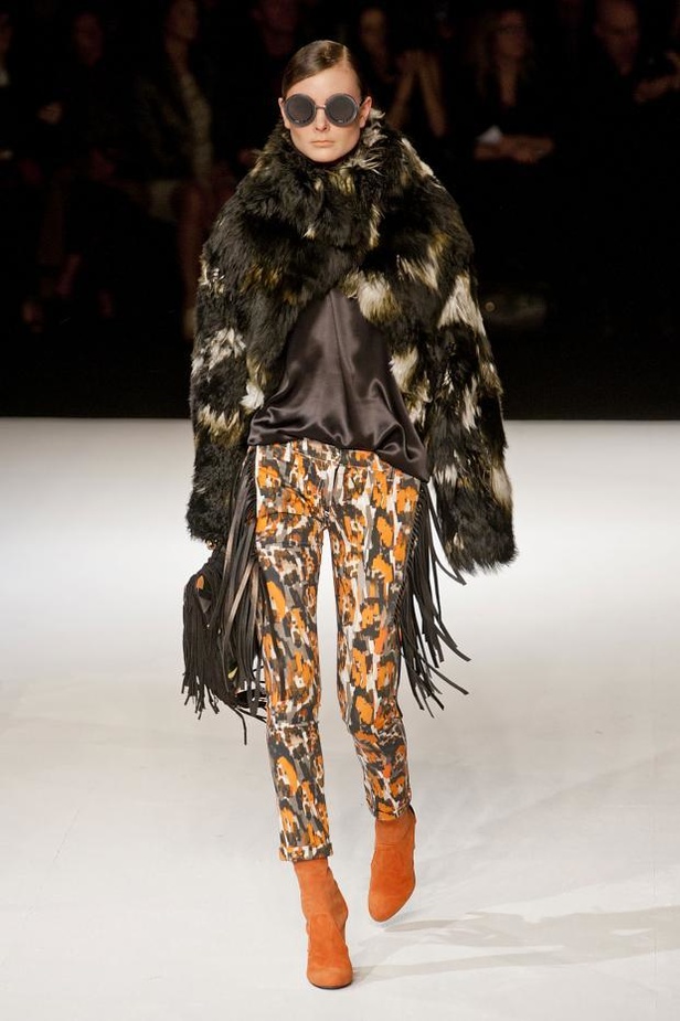 Just Cavalli: إنفجار الألوان والحياة النابضة