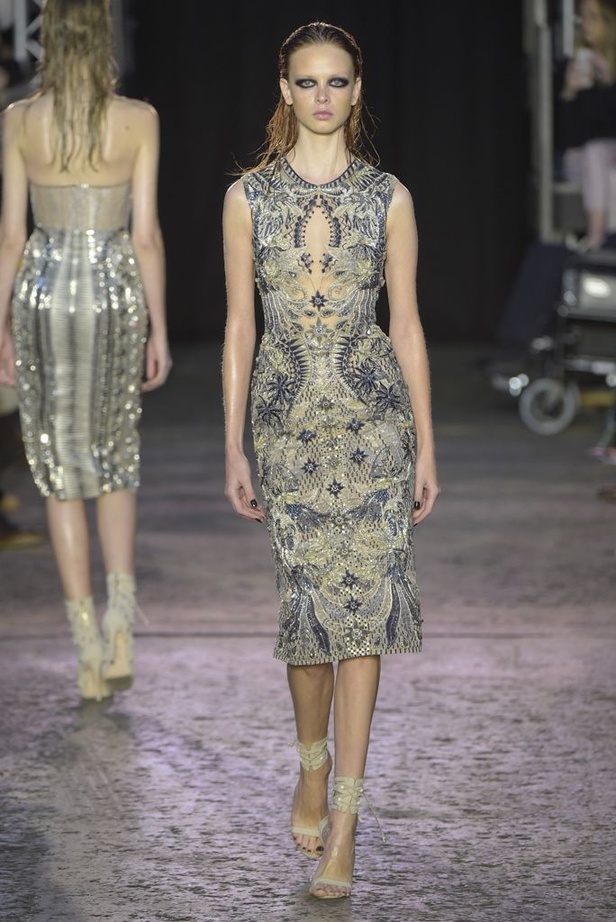 مجموعة Julien Macdonald لربيع و صيف 2016