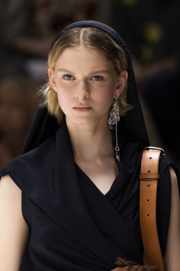 اسبوع الموضة في لندن 2019 مجموعة JW ANDERSON  للأزياء الجاهزة  لربيع وصيف 2020