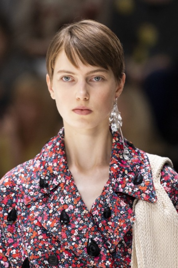 اسبوع الموضة في لندن 2019 مجموعة JW ANDERSON  للأزياء الجاهزة  لربيع وصيف 2020