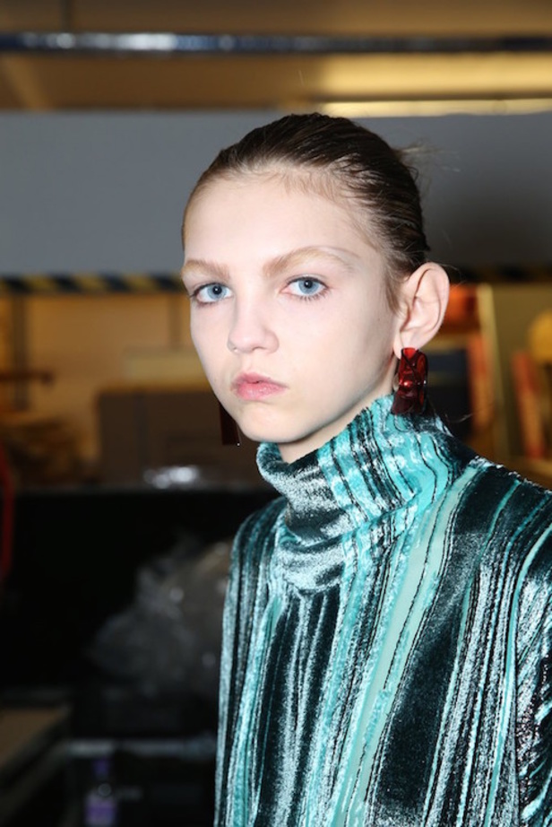 "J.W.Anderson".... صخب الثمانيّات بجرأة وتفرّد