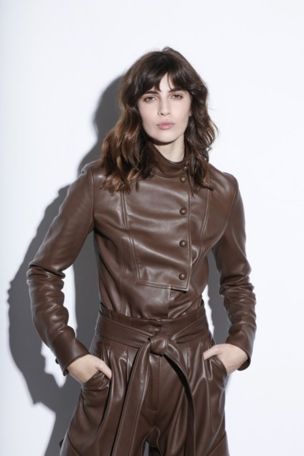 عرض ازياء مجموعة Kristina Fidelskaya لموسم ربيع وصيف 2021