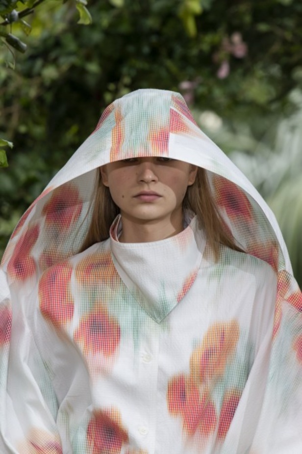 عرض ازياء مجموعة كنزو Kenzo لربيع وصيف 2021 من اسبوع الموضة في باريس