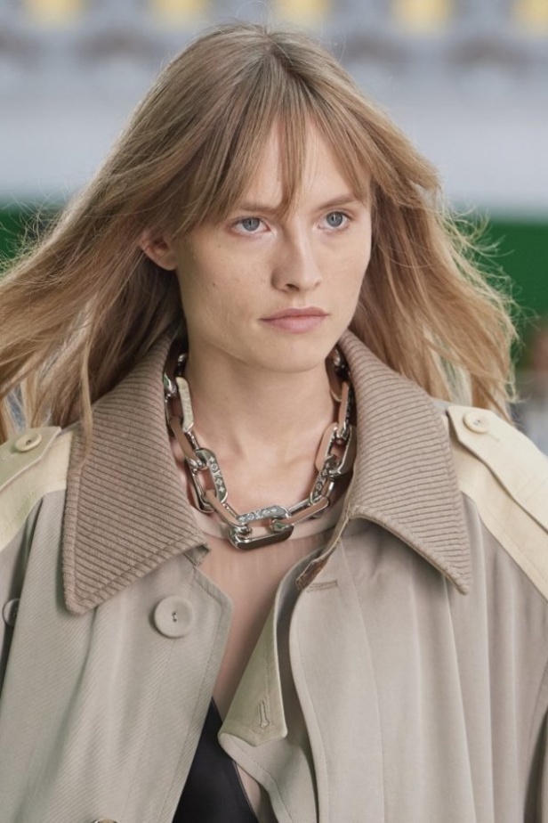 عرض ازياء Louis Vuitton من أسبوع الموضة في باريس لربيع وصيف 2021