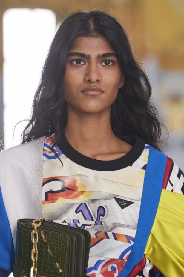 عرض ازياء Louis Vuitton من أسبوع الموضة في باريس لربيع وصيف 2021