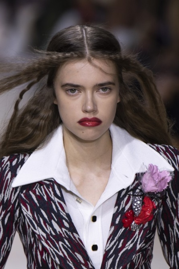 إطلالات فائقة الأناقة خلال عرض Louis Vuitton لربيع وصيف 2020