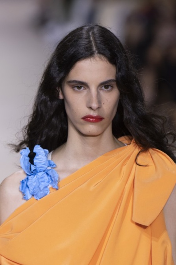 إطلالات فائقة الأناقة خلال عرض Louis Vuitton لربيع وصيف 2020