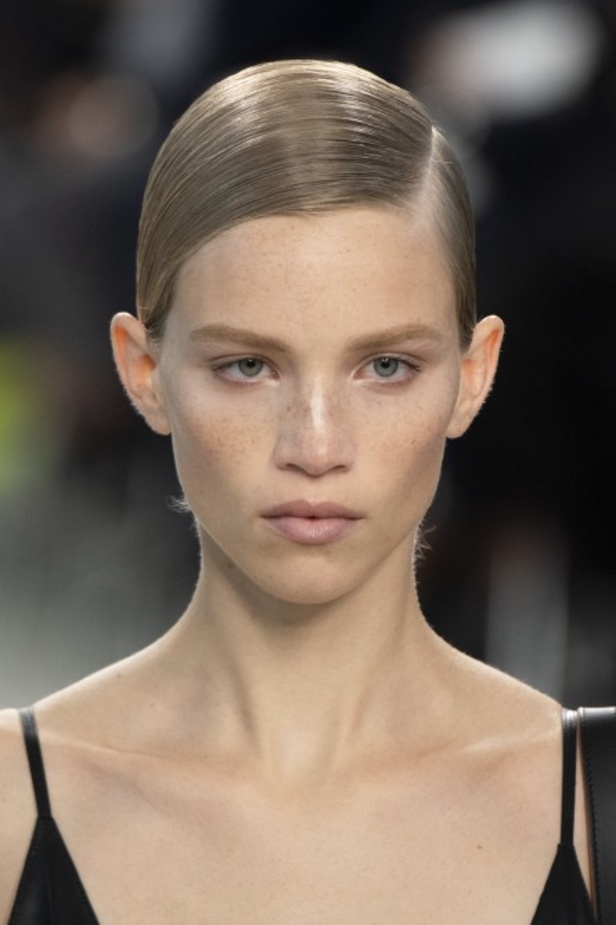 اسبوع الموضة في باريس 2019 مجموعة لويفي لربيع وصيف 2020