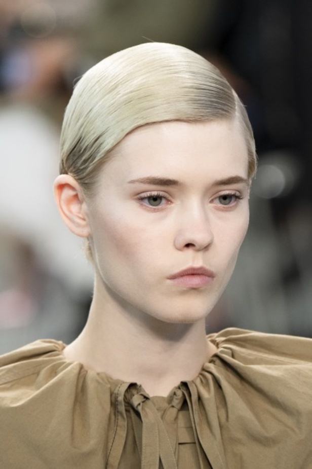 اسبوع الموضة في باريس 2019 مجموعة لويفي لربيع وصيف 2020