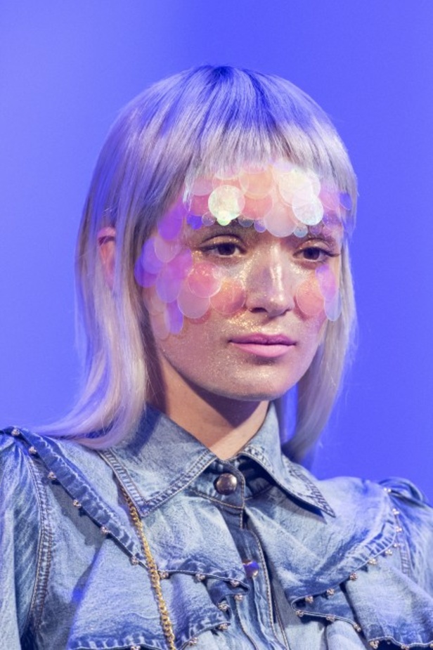 اسبوع الموضة في باريس 2019 مجموعة الالبسة الجاهزة من MANISH ARORA لربيع وصيف 2020